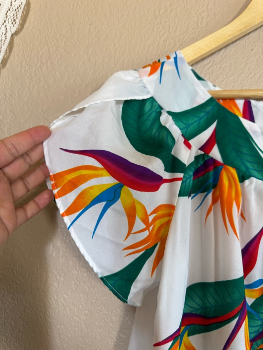 Hilo Hattie Vintage 70s/80s White Bird of Paradise Hawaiian Midi Dress| Size M - Picture 4 of 13